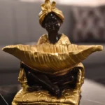 تمثال ديكور أسود أنيق – ذهبي